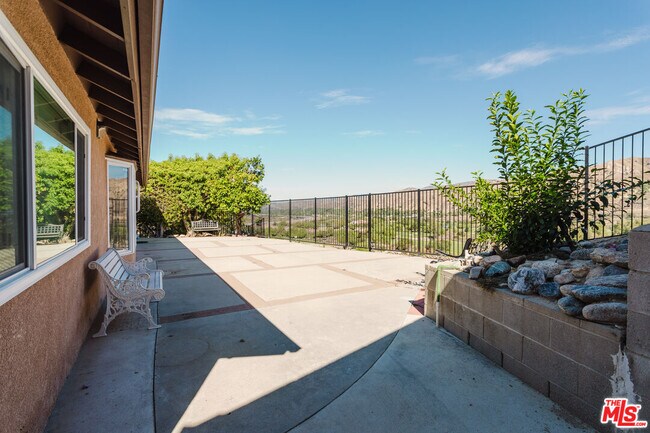 Building Photo - 9047 Riderwood Dr