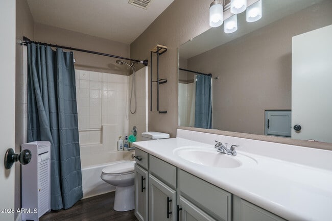 Building Photo - 6615 N 89th Ave