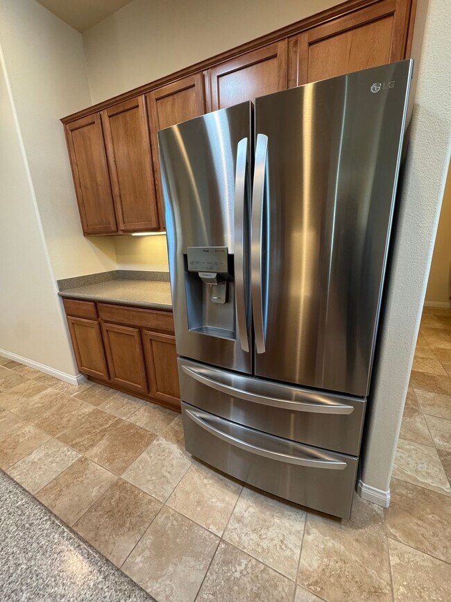 Building Photo - 55 + Community of Sun City Del Webb in App...