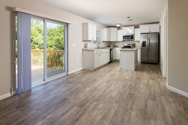 Building Photo - Outstanding Newer Home