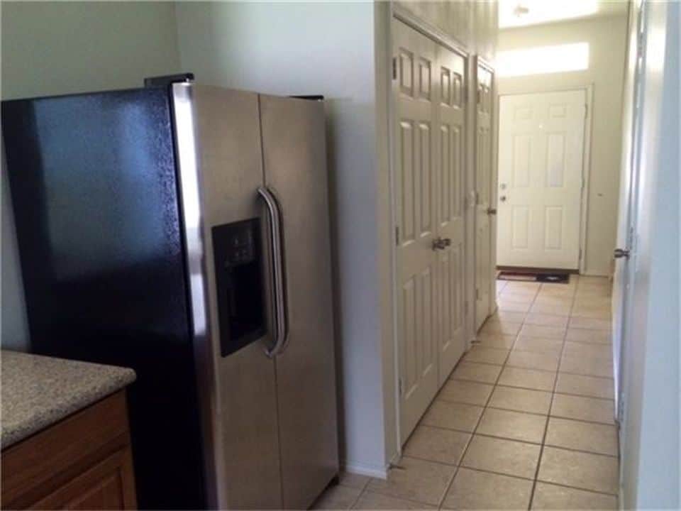 Kitchen with 2 door Ref. - 2810 Legends Crest Drive