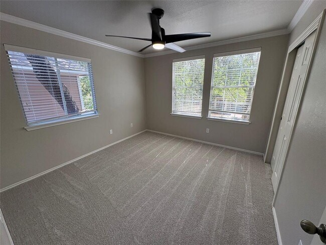 Building Photo - 2109 Rockland Dr