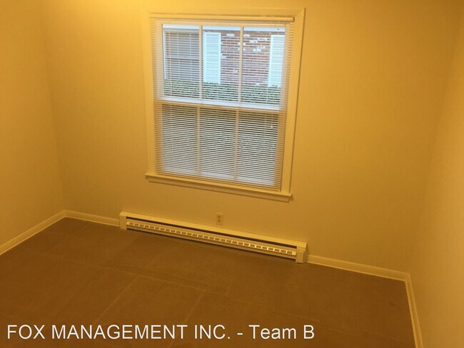Building Photo - 5272-5278 SW Scholls Ferry Rd