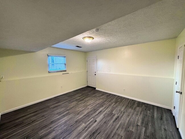 Building Photo - 4925 Godown Rd