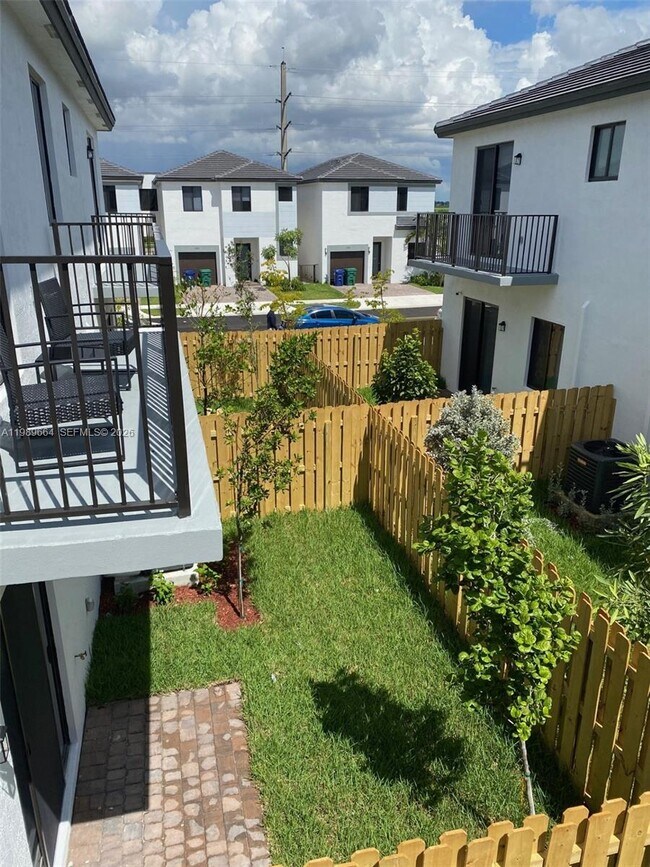 Building Photo - 13633 SW 157th Pl