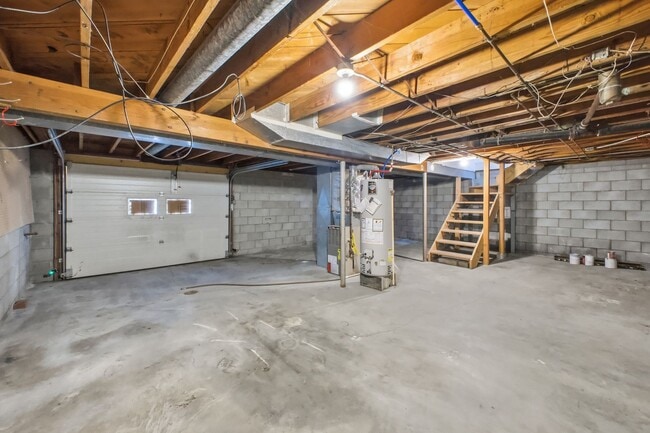 Building Photo - Move-In Ready 2 Bedroom Home with Basement Garage