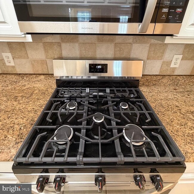 Building Photo - 20453 Chesapeake Square