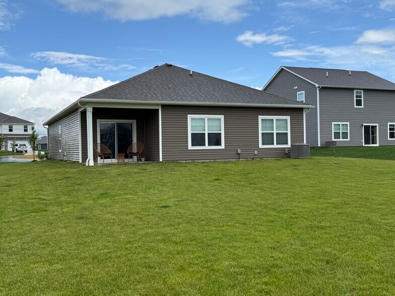 Building Photo - 37 Sunbeam Ct