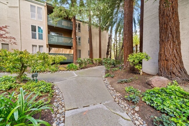 Building Photo - 1246 Walker Ave