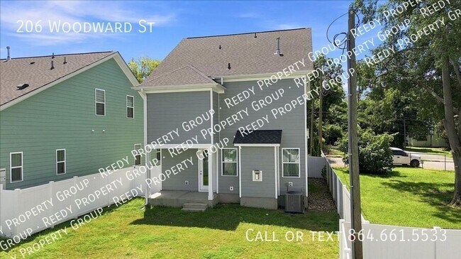 Building Photo - 206 Woodward St