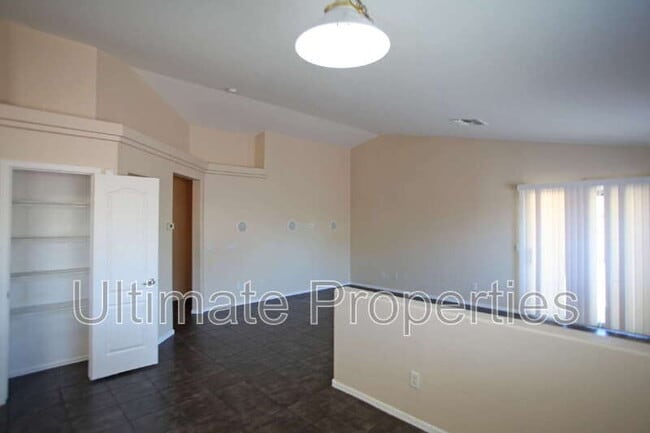 Building Photo - 21883 W Cocopah St