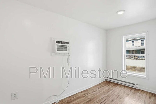 Building Photo - 316 N High St
