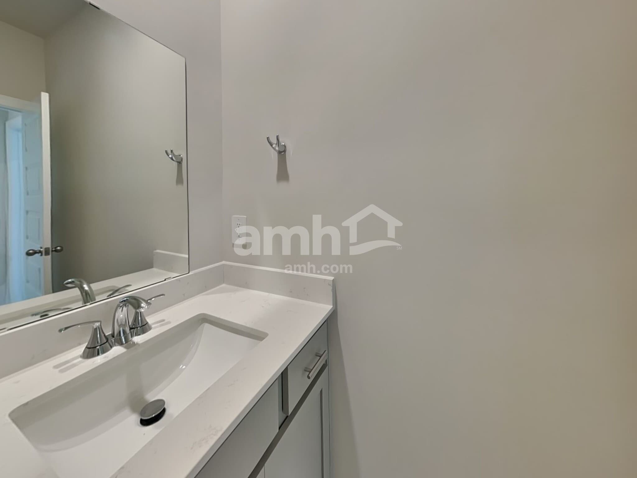 Building Photo - 305 Granby Trl