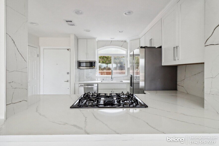 Building Photo - 30902 Club House Dr