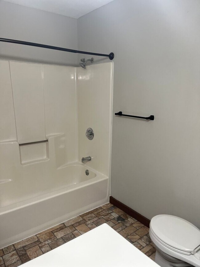 Building Photo - Adorable 3 Bedroom, 2 Bath Home!