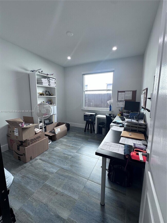 Building Photo - 16012 SW 64th Terrace