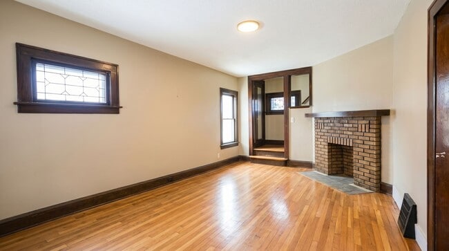 Building Photo - 13721 Diana Ave