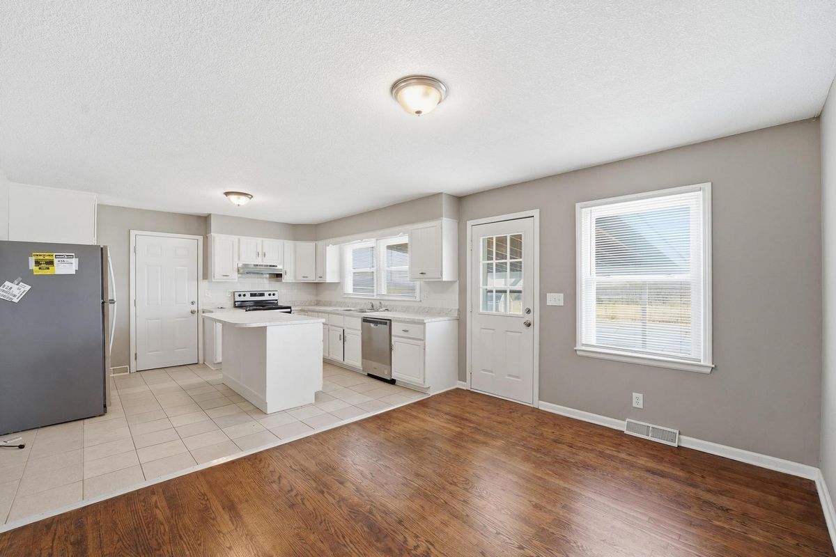 Building Photo - 20103 S State Rte 291