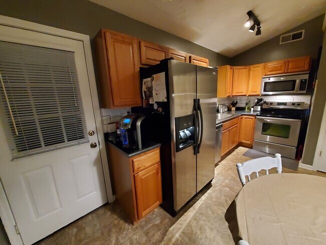 Building Photo - Beautiful Brick Ranch Home  Located in Spring Falls Neighborhood