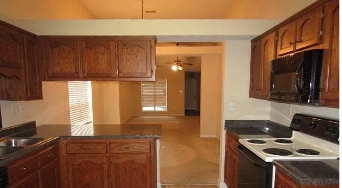 Building Photo - 5309 Kristy Ln