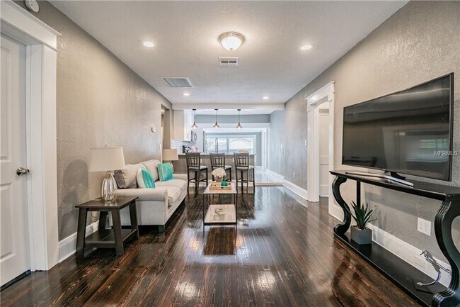 Building Photo - 3/2 Seminole Heights Bungalow