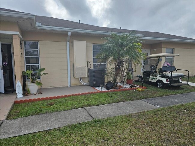 Building Photo - 915 Club Cir