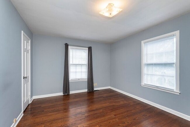 Building Photo - Great Broad Ripple Location With Fenced Backyard!