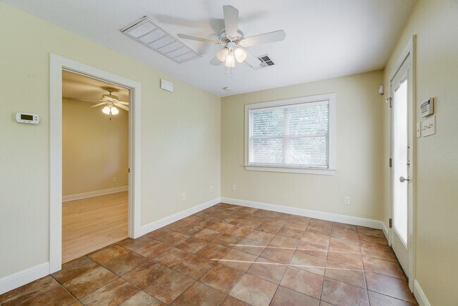 Building Photo - 4527 Avenue B