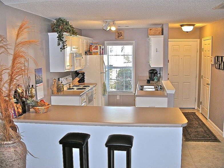 kitchen - 1021 Old Marks Dr