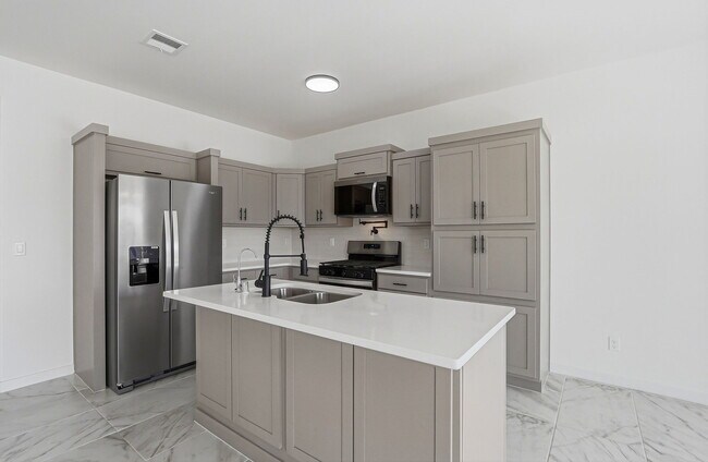 Building Photo - 15052 Destination Ave