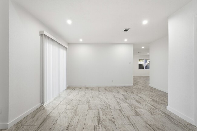 Building Photo - 23326 Briarcreek Blvd