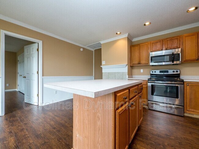 Building Photo - 905 Milkfarm Ct