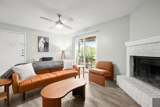 Building Photo - 6812 S Congress Ave