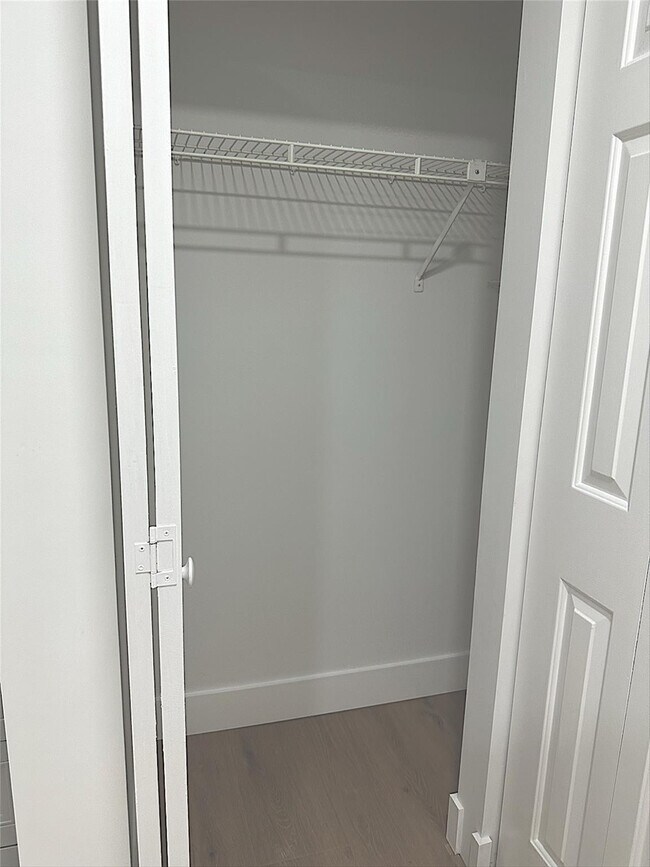 Building Photo - 5710 Coach House Cir