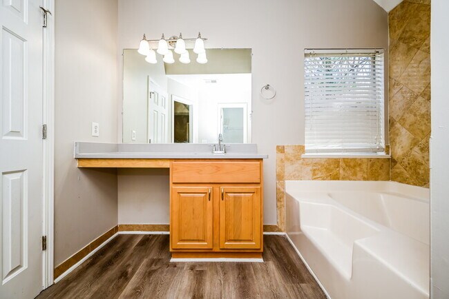 Building Photo - 6686 Pole Creek Dr