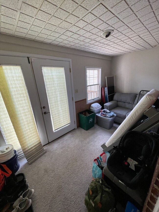 Building Photo - 642 N New St