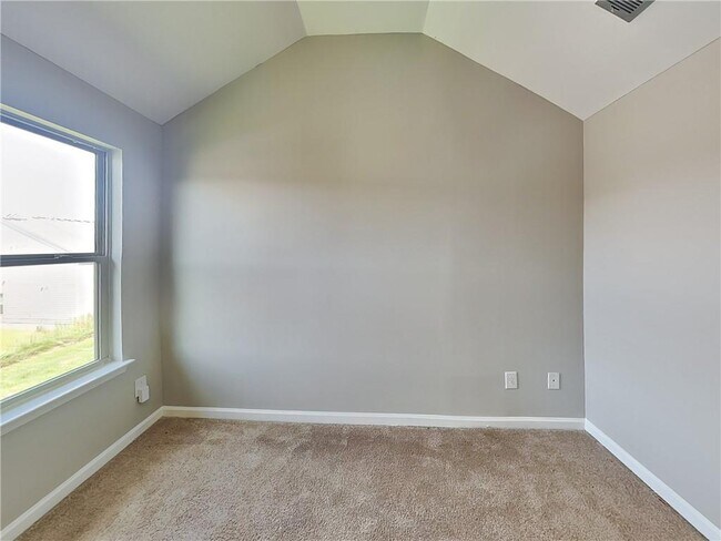 Building Photo - 5885 San Gabriel Ln