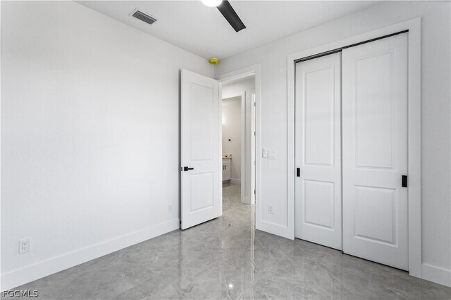 Building Photo - 3318 NE 13th Pl