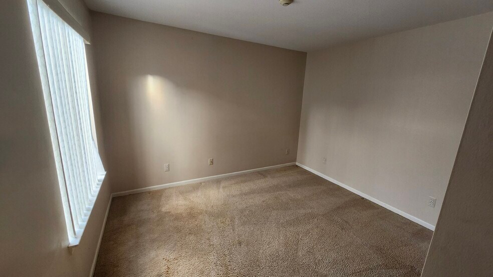 Building Photo - 42766 Lilley Pointe Dr