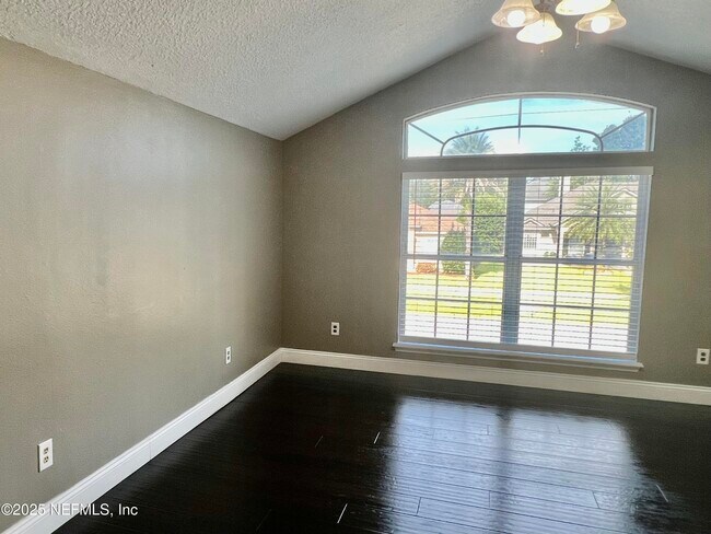 Building Photo - 13727 Victoria Lakes Dr