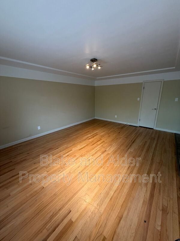 Building Photo - 5226 SE Clinton St