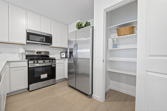 Building Photo - 26807 Rosy Shimmer Ln