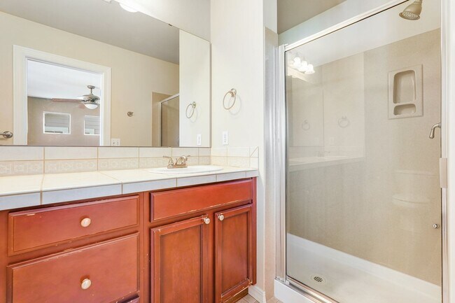 Building Photo - Bothell Luxury Townhome!