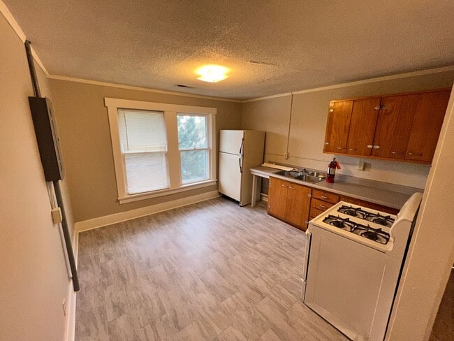 Building Photo - 1709 Laramie St