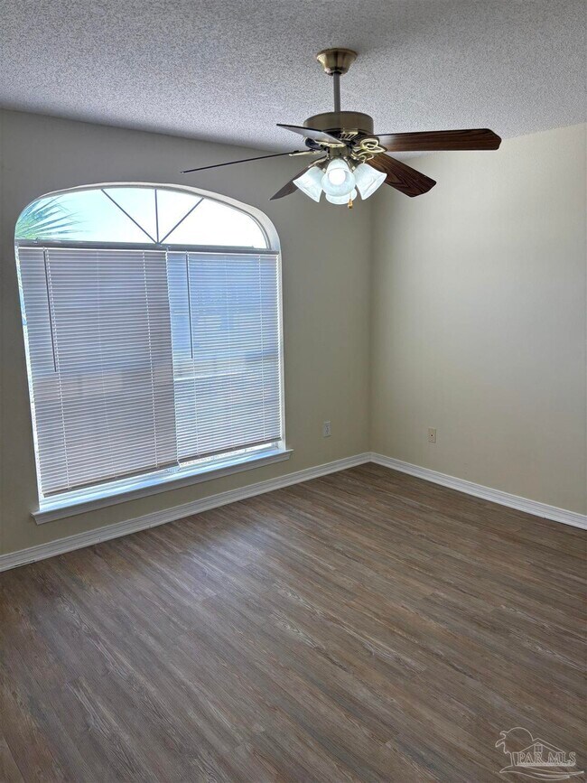 Building Photo - 1006 Antigua Cir