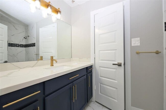 Building Photo - 15610 Stoney Fork Dr