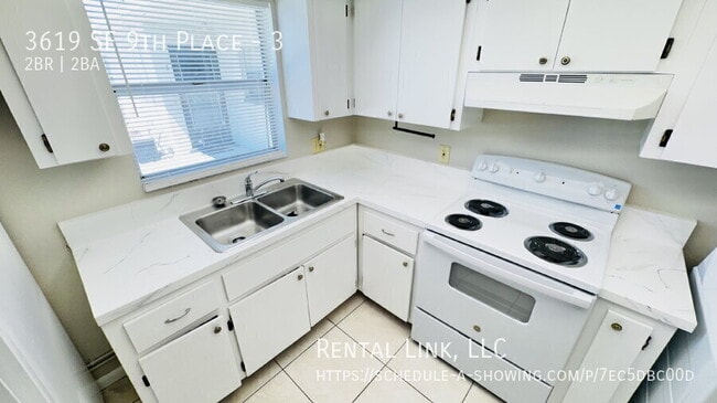 Building Photo - 3619 SE 9th Pl