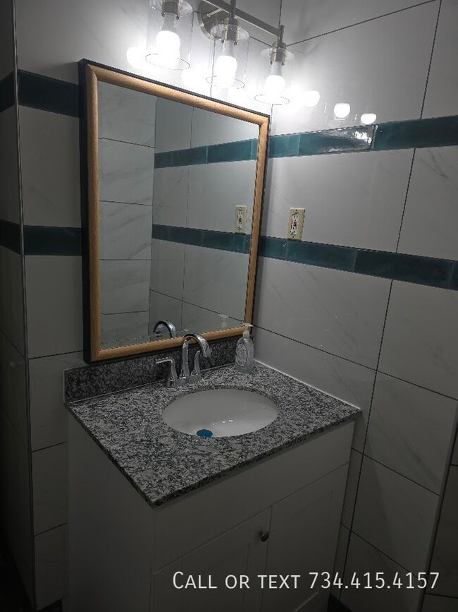 Building Photo - 502 Benjamin St