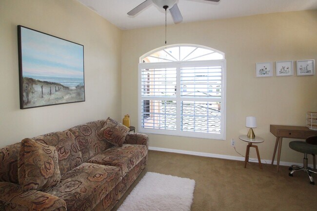 Building Photo - Gondola Park Annual Condo for Rent