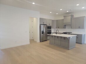 Building Photo - Bright and Spacious NEW 3 Bedroom Home!